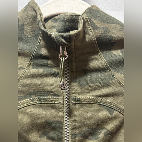 Lululemon Forme Jacket *Cuffins Savasana Camo 20cm Fatigue Green - Picture 5 of 11